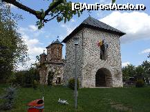 [P31] Snagov - Turnul-clopotnita si biserica manastirii. » foto by iulianic
 - 
<span class="allrVoted glyphicon glyphicon-heart hidden" id="av311385"></span>
<a class="m-l-10 hidden" id="sv311385" onclick="voting_Foto_DelVot(,311385,20723)" role="button">șterge vot <span class="glyphicon glyphicon-remove"></span></a>
<a id="v9311385" class=" c-red"  onclick="voting_Foto_SetVot(311385)" role="button"><span class="glyphicon glyphicon-heart-empty"></span> <b>LIKE</b> = Votează poza</a> <img class="hidden"  id="f311385W9" src="/imagini/loader.gif" border="0" /><span class="AjErrMes hidden" id="e311385ErM"></span>