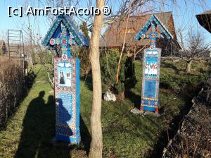 [P13] Cine nu a văzut Cimitirul Vesel din Săpânța se poate bucura de o mostră (două...) la Grădina Vlahiia.  » foto by Aurici
 - 
<span class="allrVoted glyphicon glyphicon-heart hidden" id="av961908"></span>
<a class="m-l-10 hidden" id="sv961908" onclick="voting_Foto_DelVot(,961908,20723)" role="button">șterge vot <span class="glyphicon glyphicon-remove"></span></a>
<a id="v9961908" class=" c-red"  onclick="voting_Foto_SetVot(961908)" role="button"><span class="glyphicon glyphicon-heart-empty"></span> <b>LIKE</b> = Votează poza</a> <img class="hidden"  id="f961908W9" src="/imagini/loader.gif" border="0" /><span class="AjErrMes hidden" id="e961908ErM"></span>
