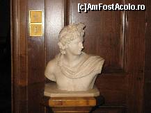 [P15] bust din incaperile interioare ale Palatului Snagov » foto by sandu.53
 - 
<span class="allrVoted glyphicon glyphicon-heart hidden" id="av148431"></span>
<a class="m-l-10 hidden" id="sv148431" onclick="voting_Foto_DelVot(,148431,20723)" role="button">șterge vot <span class="glyphicon glyphicon-remove"></span></a>
<a id="v9148431" class=" c-red"  onclick="voting_Foto_SetVot(148431)" role="button"><span class="glyphicon glyphicon-heart-empty"></span> <b>LIKE</b> = Votează poza</a> <img class="hidden"  id="f148431W9" src="/imagini/loader.gif" border="0" /><span class="AjErrMes hidden" id="e148431ErM"></span>