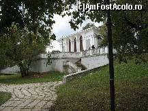 [P06] vedere exterioara a Palatului Snagov » foto by sandu.53
 - 
<span class="allrVoted glyphicon glyphicon-heart hidden" id="av148418"></span>
<a class="m-l-10 hidden" id="sv148418" onclick="voting_Foto_DelVot(,148418,20723)" role="button">șterge vot <span class="glyphicon glyphicon-remove"></span></a>
<a id="v9148418" class=" c-red"  onclick="voting_Foto_SetVot(148418)" role="button"><span class="glyphicon glyphicon-heart-empty"></span> <b>LIKE</b> = Votează poza</a> <img class="hidden"  id="f148418W9" src="/imagini/loader.gif" border="0" /><span class="AjErrMes hidden" id="e148418ErM"></span>