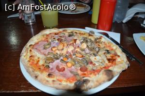 [P11] pizza Ţiţi...  » foto by kelyboy
 - 
<span class="allrVoted glyphicon glyphicon-heart hidden" id="av810929"></span>
<a class="m-l-10 hidden" id="sv810929" onclick="voting_Foto_DelVot(,810929,20732)" role="button">șterge vot <span class="glyphicon glyphicon-remove"></span></a>
<a id="v9810929" class=" c-red"  onclick="voting_Foto_SetVot(810929)" role="button"><span class="glyphicon glyphicon-heart-empty"></span> <b>LIKE</b> = Votează poza</a> <img class="hidden"  id="f810929W9" src="/imagini/loader.gif" border="0" /><span class="AjErrMes hidden" id="e810929ErM"></span>