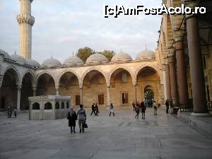 [P12] Din curtea interioară a Moscheii Süleymaniye » foto by irinad
 - 
<span class="allrVoted glyphicon glyphicon-heart hidden" id="av697735"></span>
<a class="m-l-10 hidden" id="sv697735" onclick="voting_Foto_DelVot(,697735,20759)" role="button">șterge vot <span class="glyphicon glyphicon-remove"></span></a>
<a id="v9697735" class=" c-red"  onclick="voting_Foto_SetVot(697735)" role="button"><span class="glyphicon glyphicon-heart-empty"></span> <b>LIKE</b> = Votează poza</a> <img class="hidden"  id="f697735W9" src="/imagini/loader.gif" border="0" /><span class="AjErrMes hidden" id="e697735ErM"></span>