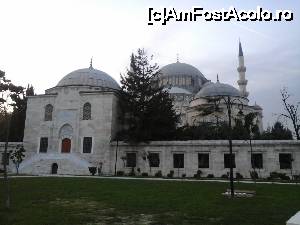 [P13] Încep să se aprindă luminile la Moscheea Süleymaniye » foto by irinad
 - 
<span class="allrVoted glyphicon glyphicon-heart hidden" id="av697740"></span>
<a class="m-l-10 hidden" id="sv697740" onclick="voting_Foto_DelVot(,697740,20759)" role="button">șterge vot <span class="glyphicon glyphicon-remove"></span></a>
<a id="v9697740" class=" c-red"  onclick="voting_Foto_SetVot(697740)" role="button"><span class="glyphicon glyphicon-heart-empty"></span> <b>LIKE</b> = Votează poza</a> <img class="hidden"  id="f697740W9" src="/imagini/loader.gif" border="0" /><span class="AjErrMes hidden" id="e697740ErM"></span>