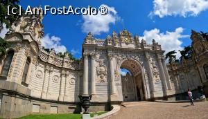 [P02] Dolmabahce- intrarea » foto by Yersinia Pestis
 - 
<span class="allrVoted glyphicon glyphicon-heart hidden" id="av1405680"></span>
<a class="m-l-10 hidden" id="sv1405680" onclick="voting_Foto_DelVot(,1405680,20760)" role="button">șterge vot <span class="glyphicon glyphicon-remove"></span></a>
<a id="v91405680" class=" c-red"  onclick="voting_Foto_SetVot(1405680)" role="button"><span class="glyphicon glyphicon-heart-empty"></span> <b>LIKE</b> = Votează poza</a> <img class="hidden"  id="f1405680W9" src="/imagini/loader.gif" border="0" /><span class="AjErrMes hidden" id="e1405680ErM"></span>