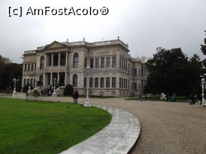[P05] Intrarea propriu-zisă în Palatul Dolmabahçe » foto by irinad
 - 
<span class="allrVoted glyphicon glyphicon-heart hidden" id="av738870"></span>
<a class="m-l-10 hidden" id="sv738870" onclick="voting_Foto_DelVot(,738870,20760)" role="button">șterge vot <span class="glyphicon glyphicon-remove"></span></a>
<a id="v9738870" class=" c-red"  onclick="voting_Foto_SetVot(738870)" role="button"><span class="glyphicon glyphicon-heart-empty"></span> <b>LIKE</b> = Votează poza</a> <img class="hidden"  id="f738870W9" src="/imagini/loader.gif" border="0" /><span class="AjErrMes hidden" id="e738870ErM"></span>