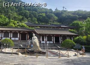 [P42] Gradina Perelor din Bazinul Huaqing este cel mai faimos teatru imperial din China. In gradina, imparatul Xuanzong si concubina sa Yang Yuhuan au creat numeroase melodii si dansuri, cel mai faimos, Ni Shang Yu Yi Qu, insa s-a pierdut de mult. In zilele noastre, scena gradinii a fost construita pentru ca actorii sa ofere spectacole interactive. » foto by geani anto
 - 
<span class="allrVoted glyphicon glyphicon-heart hidden" id="av1502705"></span>
<a class="m-l-10 hidden" id="sv1502705" onclick="voting_Foto_DelVot(,1502705,20766)" role="button">șterge vot <span class="glyphicon glyphicon-remove"></span></a>
<a id="v91502705" class=" c-red"  onclick="voting_Foto_SetVot(1502705)" role="button"><span class="glyphicon glyphicon-heart-empty"></span> <b>LIKE</b> = Votează poza</a> <img class="hidden"  id="f1502705W9" src="/imagini/loader.gif" border="0" /><span class="AjErrMes hidden" id="e1502705ErM"></span>