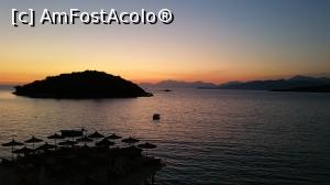 [P02] Ksamil restaurant guvat, unde a trebuit sa asteptam cateva minute sa se elibereze o masa. Apropo de restaurante goale.  » foto by daniborca
 - 
<span class="allrVoted glyphicon glyphicon-heart hidden" id="av873686"></span>
<a class="m-l-10 hidden" id="sv873686" onclick="voting_Foto_DelVot(,873686,20771)" role="button">șterge vot <span class="glyphicon glyphicon-remove"></span></a>
<a id="v9873686" class=" c-red"  onclick="voting_Foto_SetVot(873686)" role="button"><span class="glyphicon glyphicon-heart-empty"></span> <b>LIKE</b> = Votează poza</a> <img class="hidden"  id="f873686W9" src="/imagini/loader.gif" border="0" /><span class="AjErrMes hidden" id="e873686ErM"></span>