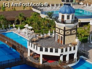 [P13] Unul dintre baruri. Sus, o alta piscina » foto by tripyy
 - 
<span class="allrVoted glyphicon glyphicon-heart hidden" id="av983901"></span>
<a class="m-l-10 hidden" id="sv983901" onclick="voting_Foto_DelVot(,983901,20779)" role="button">șterge vot <span class="glyphicon glyphicon-remove"></span></a>
<a id="v9983901" class=" c-red"  onclick="voting_Foto_SetVot(983901)" role="button"><span class="glyphicon glyphicon-heart-empty"></span> <b>LIKE</b> = Votează poza</a> <img class="hidden"  id="f983901W9" src="/imagini/loader.gif" border="0" /><span class="AjErrMes hidden" id="e983901ErM"></span>
