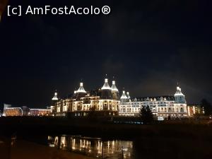 [P22] Hotelul văzut dinspre șosea » foto by tripyy
 - 
<span class="allrVoted glyphicon glyphicon-heart hidden" id="av983925"></span>
<a class="m-l-10 hidden" id="sv983925" onclick="voting_Foto_DelVot(,983925,20779)" role="button">șterge vot <span class="glyphicon glyphicon-remove"></span></a>
<a id="v9983925" class=" c-red"  onclick="voting_Foto_SetVot(983925)" role="button"><span class="glyphicon glyphicon-heart-empty"></span> <b>LIKE</b> = Votează poza</a> <img class="hidden"  id="f983925W9" src="/imagini/loader.gif" border="0" /><span class="AjErrMes hidden" id="e983925ErM"></span>