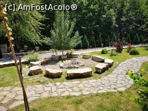 [P08] Decor în fața pensiunii » foto by crismis
 - 
<span class="allrVoted glyphicon glyphicon-heart hidden" id="av1168082"></span>
<a class="m-l-10 hidden" id="sv1168082" onclick="voting_Foto_DelVot(,1168082,20786)" role="button">șterge vot <span class="glyphicon glyphicon-remove"></span></a>
<a id="v91168082" class=" c-red"  onclick="voting_Foto_SetVot(1168082)" role="button"><span class="glyphicon glyphicon-heart-empty"></span> <b>LIKE</b> = Votează poza</a> <img class="hidden"  id="f1168082W9" src="/imagini/loader.gif" border="0" /><span class="AjErrMes hidden" id="e1168082ErM"></span>