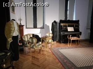 [P45] O parte a unui salon ieșean interbelic » foto by crismis
 - 
<span class="allrVoted glyphicon glyphicon-heart hidden" id="av828342"></span>
<a class="m-l-10 hidden" id="sv828342" onclick="voting_Foto_DelVot(,828342,20792)" role="button">șterge vot <span class="glyphicon glyphicon-remove"></span></a>
<a id="v9828342" class=" c-red"  onclick="voting_Foto_SetVot(828342)" role="button"><span class="glyphicon glyphicon-heart-empty"></span> <b>LIKE</b> = Votează poza</a> <img class="hidden"  id="f828342W9" src="/imagini/loader.gif" border="0" /><span class="AjErrMes hidden" id="e828342ErM"></span>