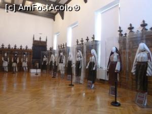 [P15] 15. Costume țesute și cusute în casă.  » foto by doinafil
 - 
<span class="allrVoted glyphicon glyphicon-heart hidden" id="av981094"></span>
<a class="m-l-10 hidden" id="sv981094" onclick="voting_Foto_DelVot(,981094,20792)" role="button">șterge vot <span class="glyphicon glyphicon-remove"></span></a>
<a id="v9981094" class=" c-red"  onclick="voting_Foto_SetVot(981094)" role="button"><span class="glyphicon glyphicon-heart-empty"></span> <b>LIKE</b> = Votează poza</a> <img class="hidden"  id="f981094W9" src="/imagini/loader.gif" border="0" /><span class="AjErrMes hidden" id="e981094ErM"></span>