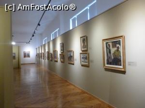 [P10] 10. Am ajuns la pinacoteca muzeului, picturi ale maeștrilor români, expuse pe toată latura estică a muzeului.  » foto by doinafil
 - 
<span class="allrVoted glyphicon glyphicon-heart hidden" id="av988843"></span>
<a class="m-l-10 hidden" id="sv988843" onclick="voting_Foto_DelVot(,988843,20792)" role="button">șterge vot <span class="glyphicon glyphicon-remove"></span></a>
<a id="v9988843" class=" c-red"  onclick="voting_Foto_SetVot(988843)" role="button"><span class="glyphicon glyphicon-heart-empty"></span> <b>LIKE</b> = Votează poza</a> <img class="hidden"  id="f988843W9" src="/imagini/loader.gif" border="0" /><span class="AjErrMes hidden" id="e988843ErM"></span>