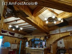 [P08] Rucăr, Restaurantul Casa Rucăreană iluminat de mai multe roți de cărută » foto by mprofeanu
 - 
<span class="allrVoted glyphicon glyphicon-heart hidden" id="av1127062"></span>
<a class="m-l-10 hidden" id="sv1127062" onclick="voting_Foto_DelVot(,1127062,20811)" role="button">șterge vot <span class="glyphicon glyphicon-remove"></span></a>
<a id="v91127062" class=" c-red"  onclick="voting_Foto_SetVot(1127062)" role="button"><span class="glyphicon glyphicon-heart-empty"></span> <b>LIKE</b> = Votează poza</a> <img class="hidden"  id="f1127062W9" src="/imagini/loader.gif" border="0" /><span class="AjErrMes hidden" id="e1127062ErM"></span>