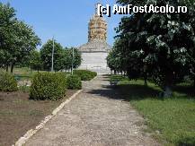 [P08] Adamclisi - Pe aleea care duce spre Monumentul Tropaeum Traiani. » foto by iulianic
 - 
<span class="allrVoted glyphicon glyphicon-heart hidden" id="av323945"></span>
<a class="m-l-10 hidden" id="sv323945" onclick="voting_Foto_DelVot(,323945,20825)" role="button">șterge vot <span class="glyphicon glyphicon-remove"></span></a>
<a id="v9323945" class=" c-red"  onclick="voting_Foto_SetVot(323945)" role="button"><span class="glyphicon glyphicon-heart-empty"></span> <b>LIKE</b> = Votează poza</a> <img class="hidden"  id="f323945W9" src="/imagini/loader.gif" border="0" /><span class="AjErrMes hidden" id="e323945ErM"></span>