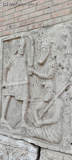 [P22] Metopa XX - Soldat roman luptă cu un dac (cel cu sabia încovoiată și bonetă). » foto by tata123 🔱
 - 
<span class="allrVoted glyphicon glyphicon-heart hidden" id="av1522989"></span>
<a class="m-l-10 hidden" id="sv1522989" onclick="voting_Foto_DelVot(,1522989,20825)" role="button">șterge vot <span class="glyphicon glyphicon-remove"></span></a>
<a id="v91522989" class=" c-red"  onclick="voting_Foto_SetVot(1522989)" role="button"><span class="glyphicon glyphicon-heart-empty"></span> <b>LIKE</b> = Votează poza</a> <img class="hidden"  id="f1522989W9" src="/imagini/loader.gif" border="0" /><span class="AjErrMes hidden" id="e1522989ErM"></span>