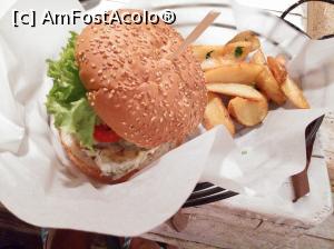[P23] Burger de vita si cartofi wedges - yamyyyy!!!  » foto by Lale
 - 
<span class="allrVoted glyphicon glyphicon-heart hidden" id="av779891"></span>
<a class="m-l-10 hidden" id="sv779891" onclick="voting_Foto_DelVot(,779891,20840)" role="button">șterge vot <span class="glyphicon glyphicon-remove"></span></a>
<a id="v9779891" class=" c-red"  onclick="voting_Foto_SetVot(779891)" role="button"><span class="glyphicon glyphicon-heart-empty"></span> <b>LIKE</b> = Votează poza</a> <img class="hidden"  id="f779891W9" src="/imagini/loader.gif" border="0" /><span class="AjErrMes hidden" id="e779891ErM"></span>