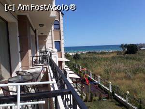 [P19] Vedere din balcon. Aceasta era latura unde se făcea aprovizionarea pentru hotel iar câmpurile din jur cam neîngrijite.  » foto by Aurici
 - 
<span class="allrVoted glyphicon glyphicon-heart hidden" id="av940417"></span>
<a class="m-l-10 hidden" id="sv940417" onclick="voting_Foto_DelVot(,940417,20882)" role="button">șterge vot <span class="glyphicon glyphicon-remove"></span></a>
<a id="v9940417" class=" c-red"  onclick="voting_Foto_SetVot(940417)" role="button"><span class="glyphicon glyphicon-heart-empty"></span> <b>LIKE</b> = Votează poza</a> <img class="hidden"  id="f940417W9" src="/imagini/loader.gif" border="0" /><span class="AjErrMes hidden" id="e940417ErM"></span>