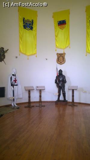 [P11] Sala cavalerilor » foto by Cdia
 - 
<span class="allrVoted glyphicon glyphicon-heart hidden" id="av782487"></span>
<a class="m-l-10 hidden" id="sv782487" onclick="voting_Foto_DelVot(,782487,20884)" role="button">șterge vot <span class="glyphicon glyphicon-remove"></span></a>
<a id="v9782487" class=" c-red"  onclick="voting_Foto_SetVot(782487)" role="button"><span class="glyphicon glyphicon-heart-empty"></span> <b>LIKE</b> = Votează poza</a> <img class="hidden"  id="f782487W9" src="/imagini/loader.gif" border="0" /><span class="AjErrMes hidden" id="e782487ErM"></span>