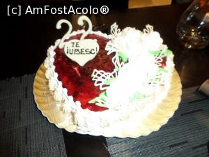 [P10] Tortul cu cifra 22, adică anii de căsnicie.  » foto by Safta Radu
 - 
<span class="allrVoted glyphicon glyphicon-heart hidden" id="av783260"></span>
<a class="m-l-10 hidden" id="sv783260" onclick="voting_Foto_DelVot(,783260,20894)" role="button">șterge vot <span class="glyphicon glyphicon-remove"></span></a>
<a id="v9783260" class=" c-red"  onclick="voting_Foto_SetVot(783260)" role="button"><span class="glyphicon glyphicon-heart-empty"></span> <b>LIKE</b> = Votează poza</a> <img class="hidden"  id="f783260W9" src="/imagini/loader.gif" border="0" /><span class="AjErrMes hidden" id="e783260ErM"></span>