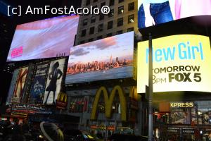 [P11] MacDonaldsul din Times Square » foto by AZE
 - 
<span class="allrVoted glyphicon glyphicon-heart hidden" id="av784966"></span>
<a class="m-l-10 hidden" id="sv784966" onclick="voting_Foto_DelVot(,784966,20926)" role="button">șterge vot <span class="glyphicon glyphicon-remove"></span></a>
<a id="v9784966" class=" c-red"  onclick="voting_Foto_SetVot(784966)" role="button"><span class="glyphicon glyphicon-heart-empty"></span> <b>LIKE</b> = Votează poza</a> <img class="hidden"  id="f784966W9" src="/imagini/loader.gif" border="0" /><span class="AjErrMes hidden" id="e784966ErM"></span>