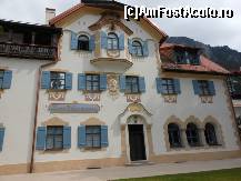 [P26] Hohenschwangau - Alpenrose, cladire decorata in stil bavarez.  » foto by iulianic
 - 
<span class="allrVoted glyphicon glyphicon-heart hidden" id="av377101"></span>
<a class="m-l-10 hidden" id="sv377101" onclick="voting_Foto_DelVot(,377101,20953)" role="button">șterge vot <span class="glyphicon glyphicon-remove"></span></a>
<a id="v9377101" class=" c-red"  onclick="voting_Foto_SetVot(377101)" role="button"><span class="glyphicon glyphicon-heart-empty"></span> <b>LIKE</b> = Votează poza</a> <img class="hidden"  id="f377101W9" src="/imagini/loader.gif" border="0" /><span class="AjErrMes hidden" id="e377101ErM"></span>