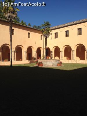 [P04] Chiostro Delle Monache, curtea interioara si porticul » foto by Dana.S
 - 
<span class="allrVoted glyphicon glyphicon-heart hidden" id="av787256"></span>
<a class="m-l-10 hidden" id="sv787256" onclick="voting_Foto_DelVot(,787256,20981)" role="button">șterge vot <span class="glyphicon glyphicon-remove"></span></a>
<a id="v9787256" class=" c-red"  onclick="voting_Foto_SetVot(787256)" role="button"><span class="glyphicon glyphicon-heart-empty"></span> <b>LIKE</b> = Votează poza</a> <img class="hidden"  id="f787256W9" src="/imagini/loader.gif" border="0" /><span class="AjErrMes hidden" id="e787256ErM"></span>