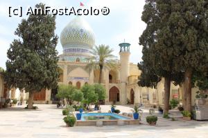 [P66] Shiraz, Ali Ibn Hamzeh Holly Templu » foto by mprofeanu
 - 
<span class="allrVoted glyphicon glyphicon-heart hidden" id="av852251"></span>
<a class="m-l-10 hidden" id="sv852251" onclick="voting_Foto_DelVot(,852251,20993)" role="button">șterge vot <span class="glyphicon glyphicon-remove"></span></a>
<a id="v9852251" class=" c-red"  onclick="voting_Foto_SetVot(852251)" role="button"><span class="glyphicon glyphicon-heart-empty"></span> <b>LIKE</b> = Votează poza</a> <img class="hidden"  id="f852251W9" src="/imagini/loader.gif" border="0" /><span class="AjErrMes hidden" id="e852251ErM"></span>