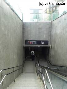 [P02] Intrarea de la statia de metrou Monumental. Linia L2. O statie simpla. » foto by TraianS
 - 
<span class="allrVoted glyphicon glyphicon-heart hidden" id="av279624"></span>
<a class="m-l-10 hidden" id="sv279624" onclick="voting_Foto_DelVot(,279624,21008)" role="button">șterge vot <span class="glyphicon glyphicon-remove"></span></a>
<a id="v9279624" class=" c-red"  onclick="voting_Foto_SetVot(279624)" role="button"><span class="glyphicon glyphicon-heart-empty"></span> <b>LIKE</b> = Votează poza</a> <img class="hidden"  id="f279624W9" src="/imagini/loader.gif" border="0" /><span class="AjErrMes hidden" id="e279624ErM"></span>