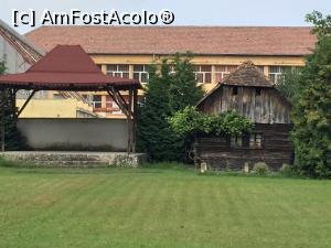 [P20] In dreapta Casa Padurarului din Marga din Muzeul de Etnografie si al Granicerului » foto by Dan&Ema
 - 
<span class="allrVoted glyphicon glyphicon-heart hidden" id="av789234"></span>
<a class="m-l-10 hidden" id="sv789234" onclick="voting_Foto_DelVot(,789234,21011)" role="button">șterge vot <span class="glyphicon glyphicon-remove"></span></a>
<a id="v9789234" class=" c-red"  onclick="voting_Foto_SetVot(789234)" role="button"><span class="glyphicon glyphicon-heart-empty"></span> <b>LIKE</b> = Votează poza</a> <img class="hidden"  id="f789234W9" src="/imagini/loader.gif" border="0" /><span class="AjErrMes hidden" id="e789234ErM"></span>