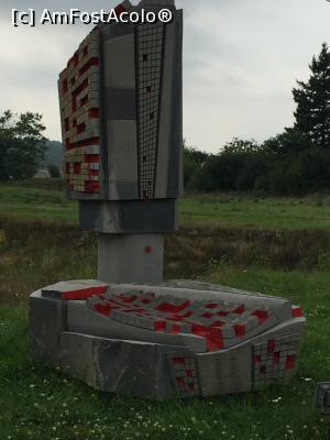 [P23] Parcul de sculptura in andezit din Caransebes » foto by Dan&Ema
 - 
<span class="allrVoted glyphicon glyphicon-heart hidden" id="av790784"></span>
<a class="m-l-10 hidden" id="sv790784" onclick="voting_Foto_DelVot(,790784,21011)" role="button">șterge vot <span class="glyphicon glyphicon-remove"></span></a>
<a id="v9790784" class=" c-red"  onclick="voting_Foto_SetVot(790784)" role="button"><span class="glyphicon glyphicon-heart-empty"></span> <b>LIKE</b> = Votează poza</a> <img class="hidden"  id="f790784W9" src="/imagini/loader.gif" border="0" /><span class="AjErrMes hidden" id="e790784ErM"></span>