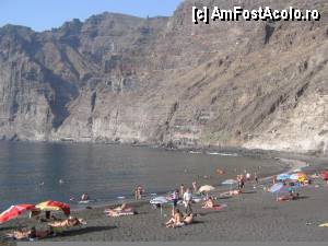 [P07] plaja cu nisip negru de langa Uriasii, Los Gigantes » foto by dianabzs
 - 
<span class="allrVoted glyphicon glyphicon-heart hidden" id="av422439"></span>
<a class="m-l-10 hidden" id="sv422439" onclick="voting_Foto_DelVot(,422439,21026)" role="button">șterge vot <span class="glyphicon glyphicon-remove"></span></a>
<a id="v9422439" class=" c-red"  onclick="voting_Foto_SetVot(422439)" role="button"><span class="glyphicon glyphicon-heart-empty"></span> <b>LIKE</b> = Votează poza</a> <img class="hidden"  id="f422439W9" src="/imagini/loader.gif" border="0" /><span class="AjErrMes hidden" id="e422439ErM"></span>