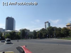 [P74] Bucharest City Tour - Am ajuns din nou in Piata Victoriei, de data aceasta Muzeul Antipa se vede pe fundal » foto by mishu
 - 
<span class="allrVoted glyphicon glyphicon-heart hidden" id="av790313"></span>
<a class="m-l-10 hidden" id="sv790313" onclick="voting_Foto_DelVot(,790313,21034)" role="button">șterge vot <span class="glyphicon glyphicon-remove"></span></a>
<a id="v9790313" class=" c-red"  onclick="voting_Foto_SetVot(790313)" role="button"><span class="glyphicon glyphicon-heart-empty"></span> <b>LIKE</b> = Votează poza</a> <img class="hidden"  id="f790313W9" src="/imagini/loader.gif" border="0" /><span class="AjErrMes hidden" id="e790313ErM"></span>