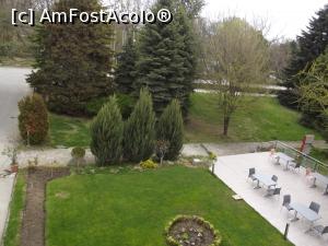 [P15] Vedere din balcon către terasa restaurantului şi grădină » foto by irinad
 - 
<span class="allrVoted glyphicon glyphicon-heart hidden" id="av850897"></span>
<a class="m-l-10 hidden" id="sv850897" onclick="voting_Foto_DelVot(,850897,21038)" role="button">șterge vot <span class="glyphicon glyphicon-remove"></span></a>
<a id="v9850897" class=" c-red"  onclick="voting_Foto_SetVot(850897)" role="button"><span class="glyphicon glyphicon-heart-empty"></span> <b>LIKE</b> = Votează poza</a> <img class="hidden"  id="f850897W9" src="/imagini/loader.gif" border="0" /><span class="AjErrMes hidden" id="e850897ErM"></span>