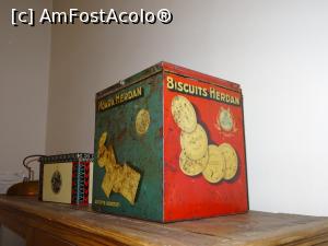 [P17] Cutie metalică cu biscuiți asortați de la Moara Herdan - Muzeul Etnografic „Gheorghe Cernea” din Rupea.  » foto by tata123 🔱
 - 
<span class="allrVoted glyphicon glyphicon-heart hidden" id="av968712"></span>
<a class="m-l-10 hidden" id="sv968712" onclick="voting_Foto_DelVot(,968712,21040)" role="button">șterge vot <span class="glyphicon glyphicon-remove"></span></a>
<a id="v9968712" class=" c-red"  onclick="voting_Foto_SetVot(968712)" role="button"><span class="glyphicon glyphicon-heart-empty"></span> <b>LIKE</b> = Votează poza</a> <img class="hidden"  id="f968712W9" src="/imagini/loader.gif" border="0" /><span class="AjErrMes hidden" id="e968712ErM"></span>