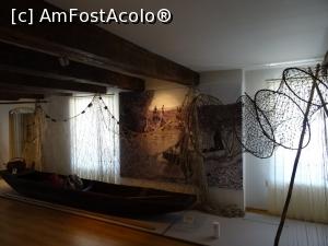 [P03] Unelte de pescuit și monoxilă în sala dedicată pescuitului - Muzeul Etnografic „Gheorghe Cernea” din Rupea.  » foto by tata123 🔱
 - 
<span class="allrVoted glyphicon glyphicon-heart hidden" id="av968692"></span>
<a class="m-l-10 hidden" id="sv968692" onclick="voting_Foto_DelVot(,968692,21040)" role="button">șterge vot <span class="glyphicon glyphicon-remove"></span></a>
<a id="v9968692" class=" c-red"  onclick="voting_Foto_SetVot(968692)" role="button"><span class="glyphicon glyphicon-heart-empty"></span> <b>LIKE</b> = Votează poza</a> <img class="hidden"  id="f968692W9" src="/imagini/loader.gif" border="0" /><span class="AjErrMes hidden" id="e968692ErM"></span>