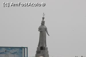[P11] Statuia primei soții a Marelui Han privind înapoi cu mândrie.  » foto by glcitizen
 - 
<span class="allrVoted glyphicon glyphicon-heart hidden" id="av803766"></span>
<a class="m-l-10 hidden" id="sv803766" onclick="voting_Foto_DelVot(,803766,21041)" role="button">șterge vot <span class="glyphicon glyphicon-remove"></span></a>
<a id="v9803766" class=" c-red"  onclick="voting_Foto_SetVot(803766)" role="button"><span class="glyphicon glyphicon-heart-empty"></span> <b>LIKE</b> = Votează poza</a> <img class="hidden"  id="f803766W9" src="/imagini/loader.gif" border="0" /><span class="AjErrMes hidden" id="e803766ErM"></span>