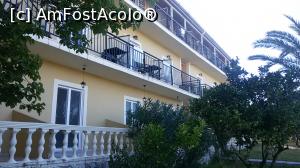 [P01] La etajul 1 in partea stanga langa pom, camerele noastre » foto by CarmenTina
 - 
<span class="allrVoted glyphicon glyphicon-heart hidden" id="av791008"></span>
<a class="m-l-10 hidden" id="sv791008" onclick="voting_Foto_DelVot(,791008,21043)" role="button">șterge vot <span class="glyphicon glyphicon-remove"></span></a>
<a id="v9791008" class=" c-red"  onclick="voting_Foto_SetVot(791008)" role="button"><span class="glyphicon glyphicon-heart-empty"></span> <b>LIKE</b> = Votează poza</a> <img class="hidden"  id="f791008W9" src="/imagini/loader.gif" border="0" /><span class="AjErrMes hidden" id="e791008ErM"></span>