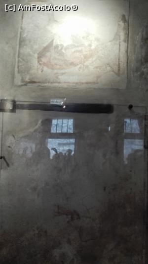 [P12] Plafon cu oculus la baia din Pompei.  » foto by Jimmy1
 - 
<span class="allrVoted glyphicon glyphicon-heart hidden" id="av791520"></span>
<a class="m-l-10 hidden" id="sv791520" onclick="voting_Foto_DelVot(,791520,21050)" role="button">șterge vot <span class="glyphicon glyphicon-remove"></span></a>
<a id="v9791520" class=" c-red"  onclick="voting_Foto_SetVot(791520)" role="button"><span class="glyphicon glyphicon-heart-empty"></span> <b>LIKE</b> = Votează poza</a> <img class="hidden"  id="f791520W9" src="/imagini/loader.gif" border="0" /><span class="AjErrMes hidden" id="e791520ErM"></span>