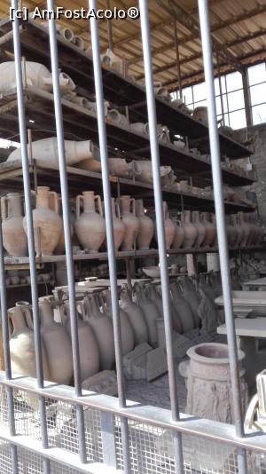 [P21] Depozitul sau magazinul de ceramică din Pompei.  » foto by Jimmy1
 - 
<span class="allrVoted glyphicon glyphicon-heart hidden" id="av791547"></span>
<a class="m-l-10 hidden" id="sv791547" onclick="voting_Foto_DelVot(,791547,21050)" role="button">șterge vot <span class="glyphicon glyphicon-remove"></span></a>
<a id="v9791547" class=" c-red"  onclick="voting_Foto_SetVot(791547)" role="button"><span class="glyphicon glyphicon-heart-empty"></span> <b>LIKE</b> = Votează poza</a> <img class="hidden"  id="f791547W9" src="/imagini/loader.gif" border="0" /><span class="AjErrMes hidden" id="e791547ErM"></span>