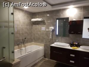 [P05] Baia cu cada si cabina de dus » foto by Lumi
 - 
<span class="allrVoted glyphicon glyphicon-heart hidden" id="av973093"></span>
<a class="m-l-10 hidden" id="sv973093" onclick="voting_Foto_DelVot(,973093,21059)" role="button">șterge vot <span class="glyphicon glyphicon-remove"></span></a>
<a id="v9973093" class=" c-red"  onclick="voting_Foto_SetVot(973093)" role="button"><span class="glyphicon glyphicon-heart-empty"></span> <b>LIKE</b> = Votează poza</a> <img class="hidden"  id="f973093W9" src="/imagini/loader.gif" border="0" /><span class="AjErrMes hidden" id="e973093ErM"></span>