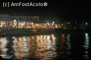 [P18] Siviri, acum și atunci - cele două taverne „rivale”: Diamantis și Sto Kima, văzute de pe dig, 2016 » foto by Dragoș_MD
 - 
<span class="allrVoted glyphicon glyphicon-heart hidden" id="av818919"></span>
<a class="m-l-10 hidden" id="sv818919" onclick="voting_Foto_DelVot(,818919,21081)" role="button">șterge vot <span class="glyphicon glyphicon-remove"></span></a>
<a id="v9818919" class=" c-red"  onclick="voting_Foto_SetVot(818919)" role="button"><span class="glyphicon glyphicon-heart-empty"></span> <b>LIKE</b> = Votează poza</a> <img class="hidden"  id="f818919W9" src="/imagini/loader.gif" border="0" /><span class="AjErrMes hidden" id="e818919ErM"></span>