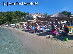 [P04] Apare, cu forma ei piramidală şi clădirea emblemă a plajei Siviri, care pare a fi o mega-casă de vacanţă, cu apartamente...  » foto by Lyssys
 - 
<span class="allrVoted glyphicon glyphicon-heart hidden" id="av792988"></span>
<a class="m-l-10 hidden" id="sv792988" onclick="voting_Foto_DelVot(,792988,21081)" role="button">șterge vot <span class="glyphicon glyphicon-remove"></span></a>
<a id="v9792988" class=" c-red"  onclick="voting_Foto_SetVot(792988)" role="button"><span class="glyphicon glyphicon-heart-empty"></span> <b>LIKE</b> = Votează poza</a> <img class="hidden"  id="f792988W9" src="/imagini/loader.gif" border="0" /><span class="AjErrMes hidden" id="e792988ErM"></span>