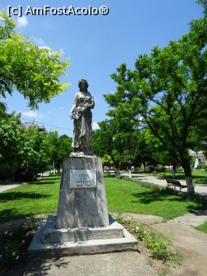 [P23] Statuia Zeiței Ceres, în părculețul ce precede marele parc natural.  » foto by tata123 🔱
 - 
<span class="allrVoted glyphicon glyphicon-heart hidden" id="av1087729"></span>
<a class="m-l-10 hidden" id="sv1087729" onclick="voting_Foto_DelVot(,1087729,21093)" role="button">șterge vot <span class="glyphicon glyphicon-remove"></span></a>
<a id="v91087729" class=" c-red"  onclick="voting_Foto_SetVot(1087729)" role="button"><span class="glyphicon glyphicon-heart-empty"></span> <b>LIKE</b> = Votează poza</a> <img class="hidden"  id="f1087729W9" src="/imagini/loader.gif" border="0" /><span class="AjErrMes hidden" id="e1087729ErM"></span>