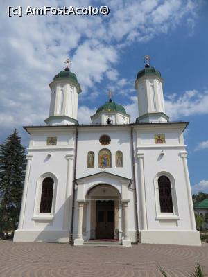 [P18] Catedrala Arhiepiscopală – Biserica cu hramul „Sf. Ierarh Nicolae” - Arhiepiscopia Râmnicului.  » foto by tata123 🔱
 - 
<span class="allrVoted glyphicon glyphicon-heart hidden" id="av796214"></span>
<a class="m-l-10 hidden" id="sv796214" onclick="voting_Foto_DelVot(,796214,21115)" role="button">șterge vot <span class="glyphicon glyphicon-remove"></span></a>
<a id="v9796214" class=" c-red"  onclick="voting_Foto_SetVot(796214)" role="button"><span class="glyphicon glyphicon-heart-empty"></span> <b>LIKE</b> = Votează poza</a> <img class="hidden"  id="f796214W9" src="/imagini/loader.gif" border="0" /><span class="AjErrMes hidden" id="e796214ErM"></span>