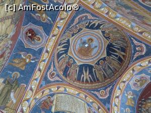 [P10] Picturi din biserică.  » foto by Safta Radu
 - 
<span class="allrVoted glyphicon glyphicon-heart hidden" id="av797264"></span>
<a class="m-l-10 hidden" id="sv797264" onclick="voting_Foto_DelVot(,797264,21126)" role="button">șterge vot <span class="glyphicon glyphicon-remove"></span></a>
<a id="v9797264" class=" c-red"  onclick="voting_Foto_SetVot(797264)" role="button"><span class="glyphicon glyphicon-heart-empty"></span> <b>LIKE</b> = Votează poza</a> <img class="hidden"  id="f797264W9" src="/imagini/loader.gif" border="0" /><span class="AjErrMes hidden" id="e797264ErM"></span>