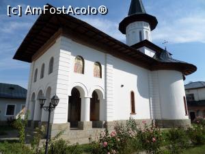 [P03] Biserica mănăstirii Glavacioc.  » foto by Safta Radu
 - 
<span class="allrVoted glyphicon glyphicon-heart hidden" id="av797257"></span>
<a class="m-l-10 hidden" id="sv797257" onclick="voting_Foto_DelVot(,797257,21126)" role="button">șterge vot <span class="glyphicon glyphicon-remove"></span></a>
<a id="v9797257" class=" c-red"  onclick="voting_Foto_SetVot(797257)" role="button"><span class="glyphicon glyphicon-heart-empty"></span> <b>LIKE</b> = Votează poza</a> <img class="hidden"  id="f797257W9" src="/imagini/loader.gif" border="0" /><span class="AjErrMes hidden" id="e797257ErM"></span>