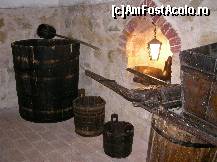 [P21] Conacul Bellu - tot felul de unelte sau vase folosite pentru obținerea licorii bahice.  » foto by doina_c24
 - 
<span class="allrVoted glyphicon glyphicon-heart hidden" id="av425847"></span>
<a class="m-l-10 hidden" id="sv425847" onclick="voting_Foto_DelVot(,425847,21143)" role="button">șterge vot <span class="glyphicon glyphicon-remove"></span></a>
<a id="v9425847" class=" c-red"  onclick="voting_Foto_SetVot(425847)" role="button"><span class="glyphicon glyphicon-heart-empty"></span> <b>LIKE</b> = Votează poza</a> <img class="hidden"  id="f425847W9" src="/imagini/loader.gif" border="0" /><span class="AjErrMes hidden" id="e425847ErM"></span>