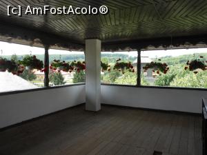 [P15] Mănăstirea Vărbila - Biserica 'Adormirea Maicii Domnului'. În foișor.  » foto by iulianic
 - 
<span class="allrVoted glyphicon glyphicon-heart hidden" id="av985610"></span>
<a class="m-l-10 hidden" id="sv985610" onclick="voting_Foto_DelVot(,985610,21147)" role="button">șterge vot <span class="glyphicon glyphicon-remove"></span></a>
<a id="v9985610" class=" c-red"  onclick="voting_Foto_SetVot(985610)" role="button"><span class="glyphicon glyphicon-heart-empty"></span> <b>LIKE</b> = Votează poza</a> <img class="hidden"  id="f985610W9" src="/imagini/loader.gif" border="0" /><span class="AjErrMes hidden" id="e985610ErM"></span>