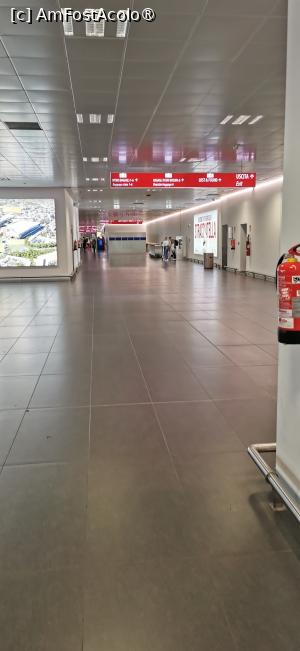 [P05] Aeroportul din Bergamo. » foto by ⭐ValentinB_88⭐
 - 
<span class="allrVoted glyphicon glyphicon-heart hidden" id="av1422945"></span>
<a class="m-l-10 hidden" id="sv1422945" onclick="voting_Foto_DelVot(,1422945,21152)" role="button">șterge vot <span class="glyphicon glyphicon-remove"></span></a>
<a id="v91422945" class=" c-red"  onclick="voting_Foto_SetVot(1422945)" role="button"><span class="glyphicon glyphicon-heart-empty"></span> <b>LIKE</b> = Votează poza</a> <img class="hidden"  id="f1422945W9" src="/imagini/loader.gif" border="0" /><span class="AjErrMes hidden" id="e1422945ErM"></span>